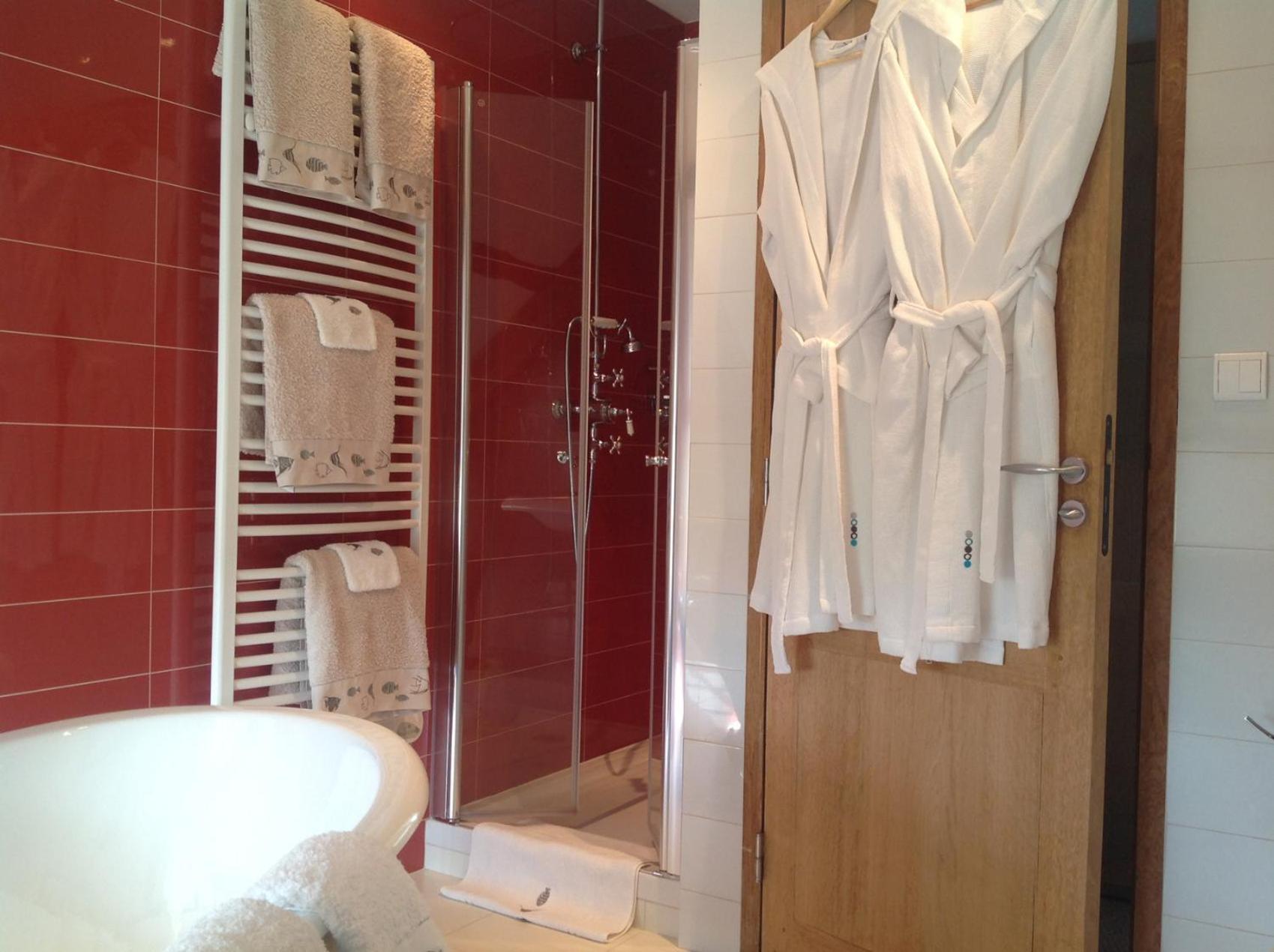 Beaussais Sur Mer 마누아 드 라 로저레이스 앤 스파 B&B 객실 사진